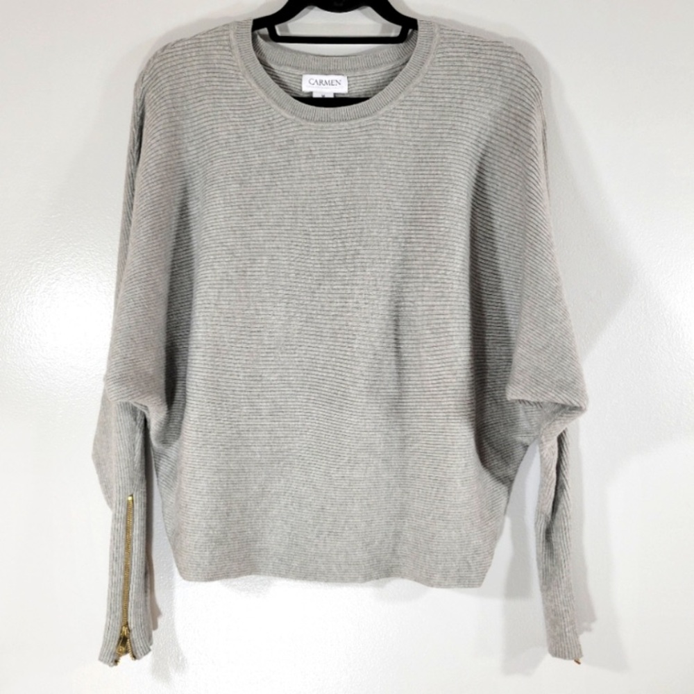 Carmen Marc Valvo grey knit sweater